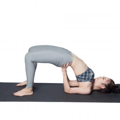 Tư thế cây cầu 7