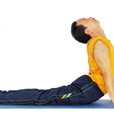 Tư thế rắn hổ mang 8